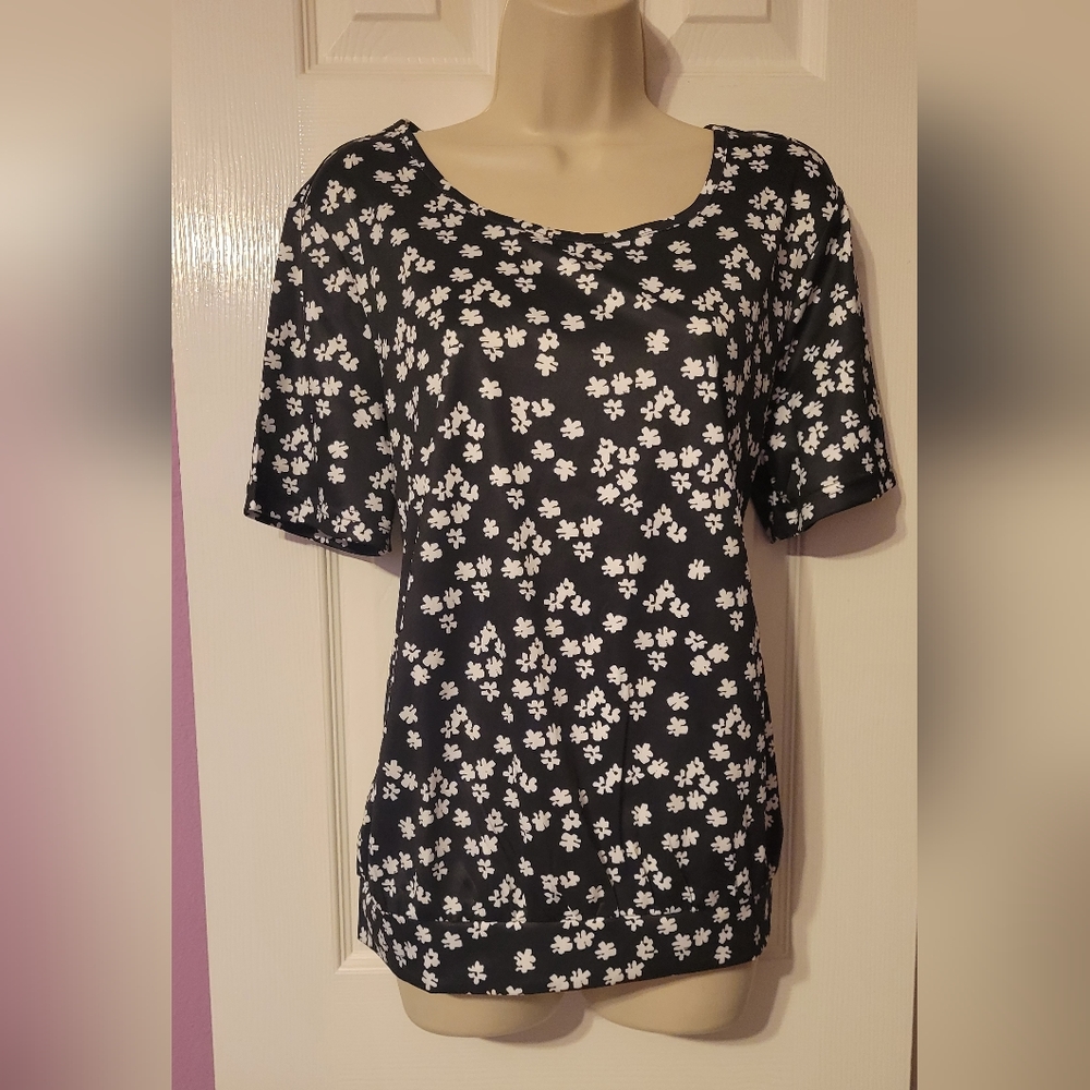 Blair Women's Black White Ditsy Floral Print Short Sleeve Top M.    #564